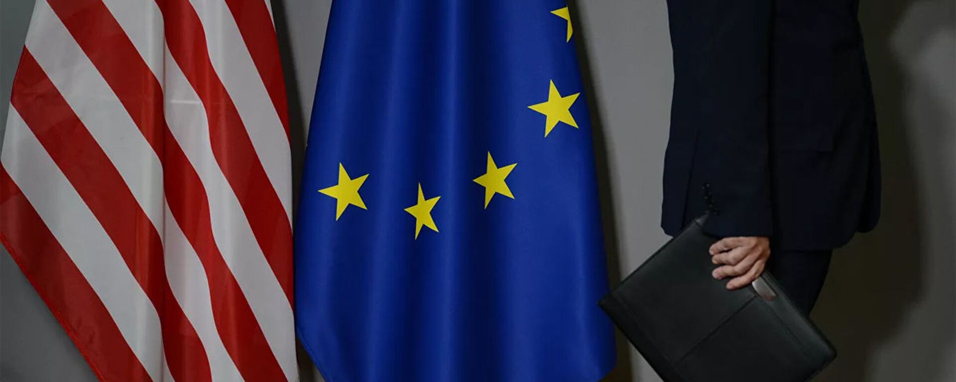 Флаги США и ЕС - 俄罗斯卫星通讯社, 1920, 06.03.2021