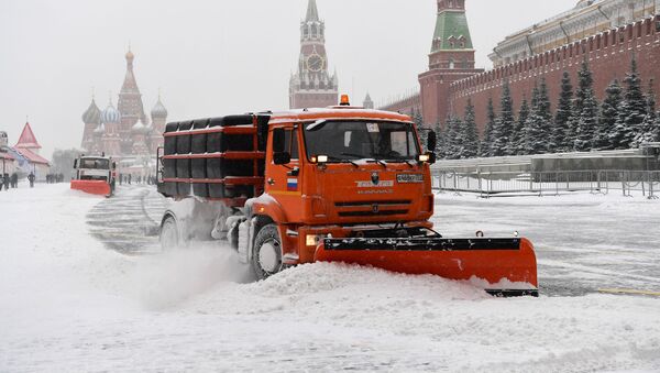 Снегоуборочная техника на Красной площади в Москве - 俄羅斯衛星通訊社