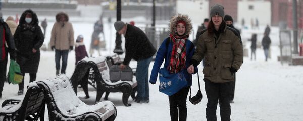 Прохожие на Никольской улице в Москве - 俄罗斯卫星通讯社
