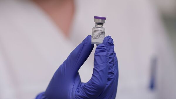 Пузырек с вакциной от компании Pfizer в Греции  - 俄羅斯衛星通訊社