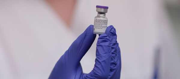 Пузырек с вакциной от компании Pfizer в Греции  - 俄罗斯卫星通讯社