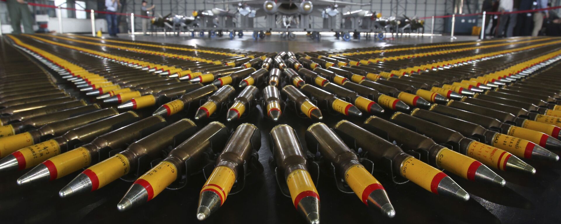Bullets are lined up in front of a U.S. made F-16V fighters during a military exercise in Chiayi County, southern of Taiwan, Wednesday, Jan. 15, 2020. - 俄羅斯衛星通訊社, 1920, 30.04.2022