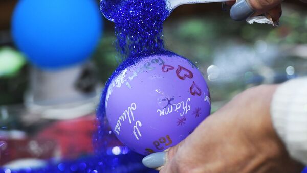 裝飾聖誕樹玻璃球的培訓班 - 俄羅斯衛星通訊社