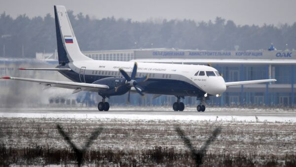 Новый российский пассажирский самолет Ил-114-300 совершает посадку в подмосковном Жуковском - 俄羅斯衛星通訊社