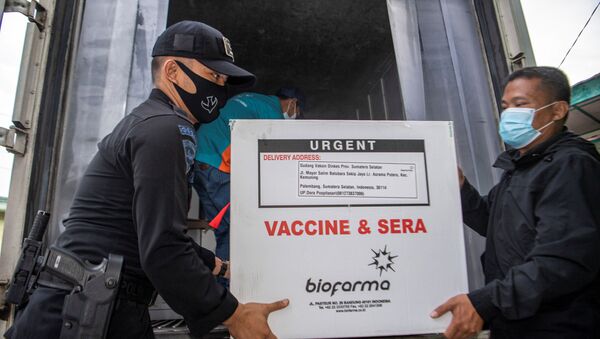 Разгрузка вакцины от COVID-19 на Суматре, Индонезия - 俄罗斯卫星通讯社