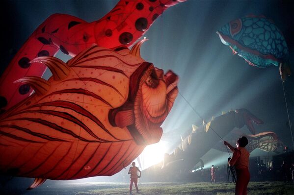 2000年，菲律賓舉行新年氣球展。 - 俄羅斯衛星通訊社