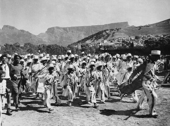 1950年，南非開普敦非裔居民參加新年活動。 - 俄羅斯衛星通訊社