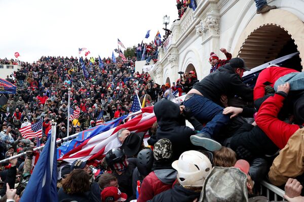 美国现任总统特朗普的支持者在华盛顿国会大厦附近举行抗议活动 - 俄罗斯卫星通讯社