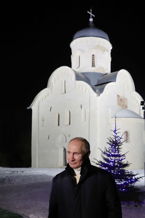 俄羅斯總統普京在聖誕節祈禱儀式結束後接受媒體的採訪 - 俄羅斯衛星通訊社