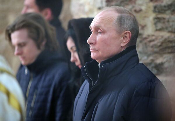 俄罗斯总统普京在利普诺岛尼古拉教堂参加圣诞节祈祷活动 - 俄罗斯卫星通讯社