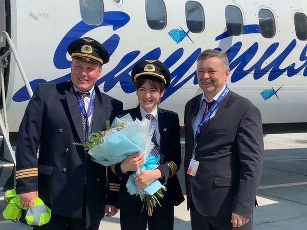 俄罗斯女飞行员谈工作和同事关系 - 俄罗斯卫星通讯社