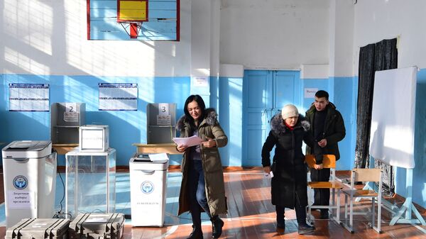 Подготовка избирательного участка в Бишкеке. 10 января 2021 года в Киргизии пройдут выборы президента и референдум по изменению конституции страны.  - 俄罗斯卫星通讯社