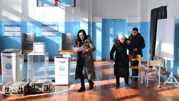 Подготовка избирательного участка в Бишкеке. 10 января 2021 года в Киргизии пройдут выборы президента и референдум по изменению конституции страны.  - 俄罗斯卫星通讯社