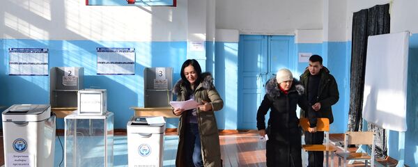 Подготовка избирательного участка в Бишкеке. 10 января 2021 года в Киргизии пройдут выборы президента и референдум по изменению конституции страны.  - 俄罗斯卫星通讯社