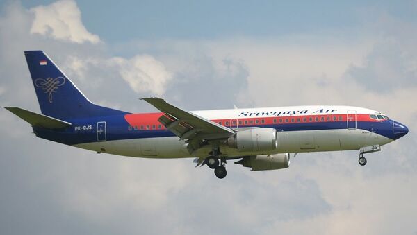 Пассажирский самолет Boeing 737-300 авиакомпании Sriwijaya Air - 俄罗斯卫星通讯社