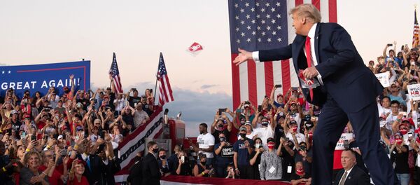 Президент США Дональд Трамп на митинге во время кампании в международном аэропорту Орландо Сэнфорд в Сэнфорде, 2020 год - 俄羅斯衛星通訊社