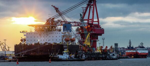 Трубоукладочное судно Фортуна в порту Висмар, Германия - 俄羅斯衛星通訊社