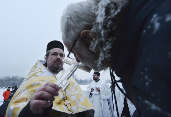 世界各地的东正教徒庆祝主显节 - 俄罗斯卫星通讯社