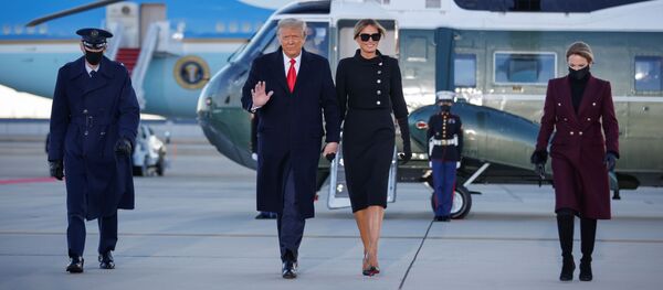 Президент США Дональд Трамп и первая леди Мелания Трамп прибыли на базу Эндрюс, штат Мэриленд - 俄罗斯卫星通讯社