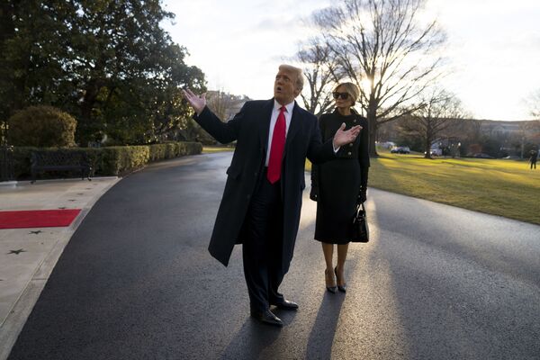 Дональд и Меланья Трамп покидают Белый дом - 俄罗斯卫星通讯社