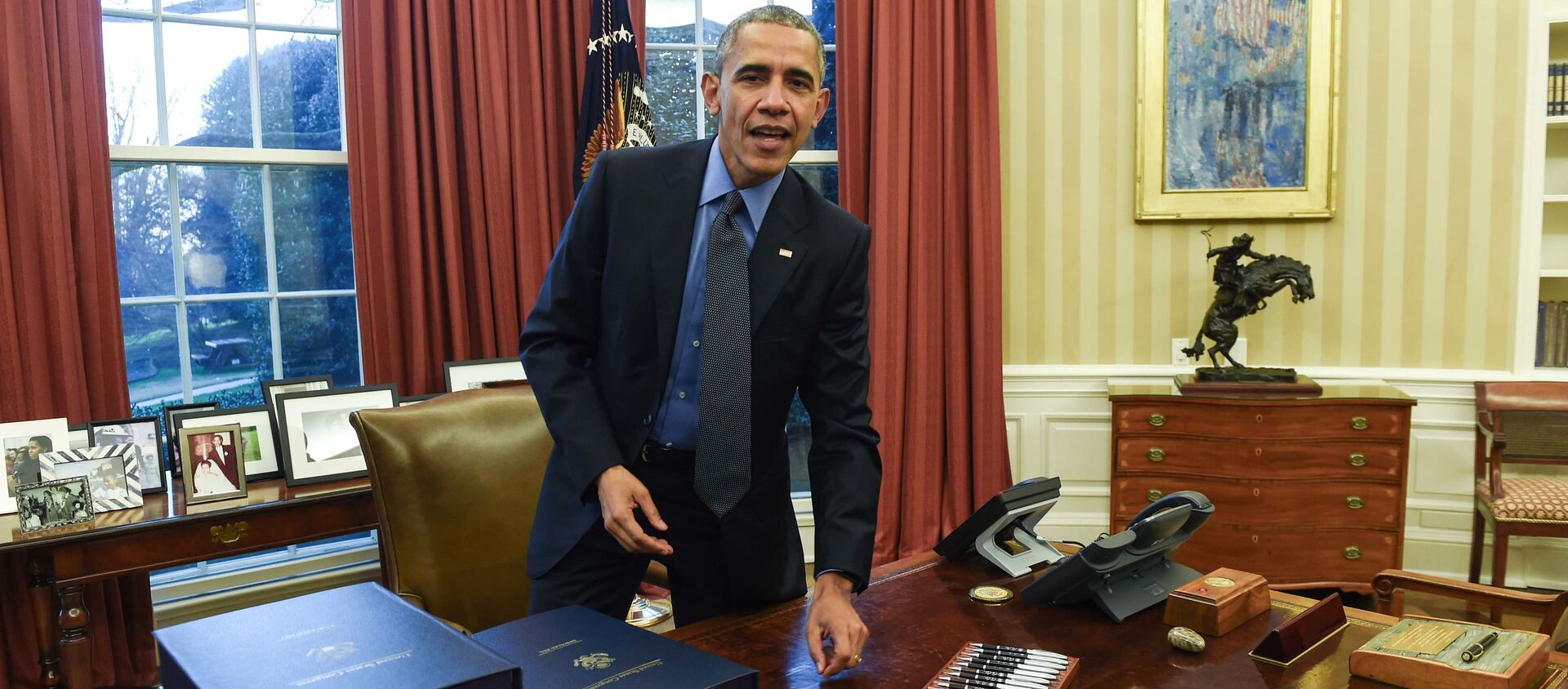 Президент США Барака Обама в Овальном кабинете в Белом доме, 2015 год - 俄罗斯卫星通讯社, 1920, 16.02.2021