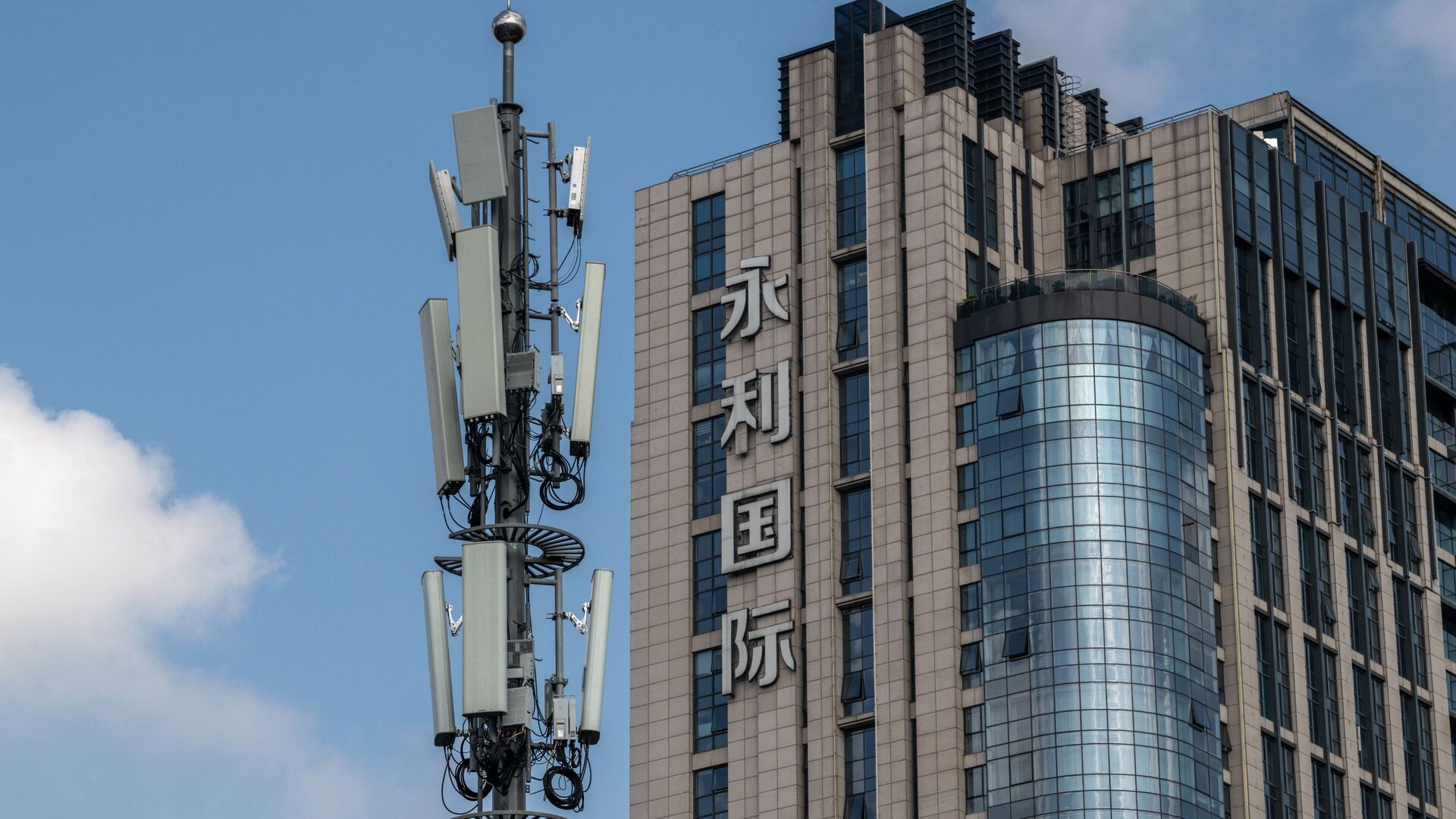 Антенна 5G в Пекине Антенна 5G в Пекине - 俄罗斯卫星通讯社, 1920, 23.02.2021