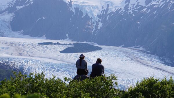 Туристы на леднике Портедж на Аляске, США - 俄罗斯卫星通讯社