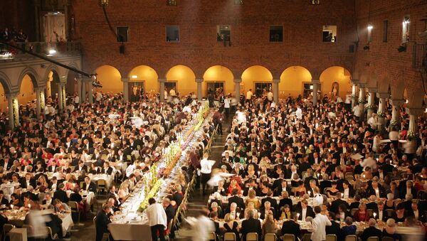 Guests dine at the Nobel banquet in the Blue Hall - 俄羅斯衛星通訊社