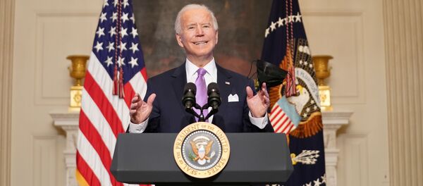 Президент США Джо Байден во время обсуждения коронавируса COVID-19 в Белом доме. Вашингтон Президент США Джо Байден во время обсуждения коронавируса COVID-19 в Белом доме. Вашингтон - 俄罗斯卫星通讯社