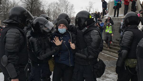 Несанкционированные акции протеста сторонников А. Навального  - 俄罗斯卫星通讯社