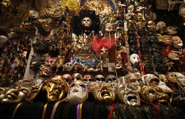 Карнавальные маски в мастерской художника в Венеции  - 俄羅斯衛星通訊社