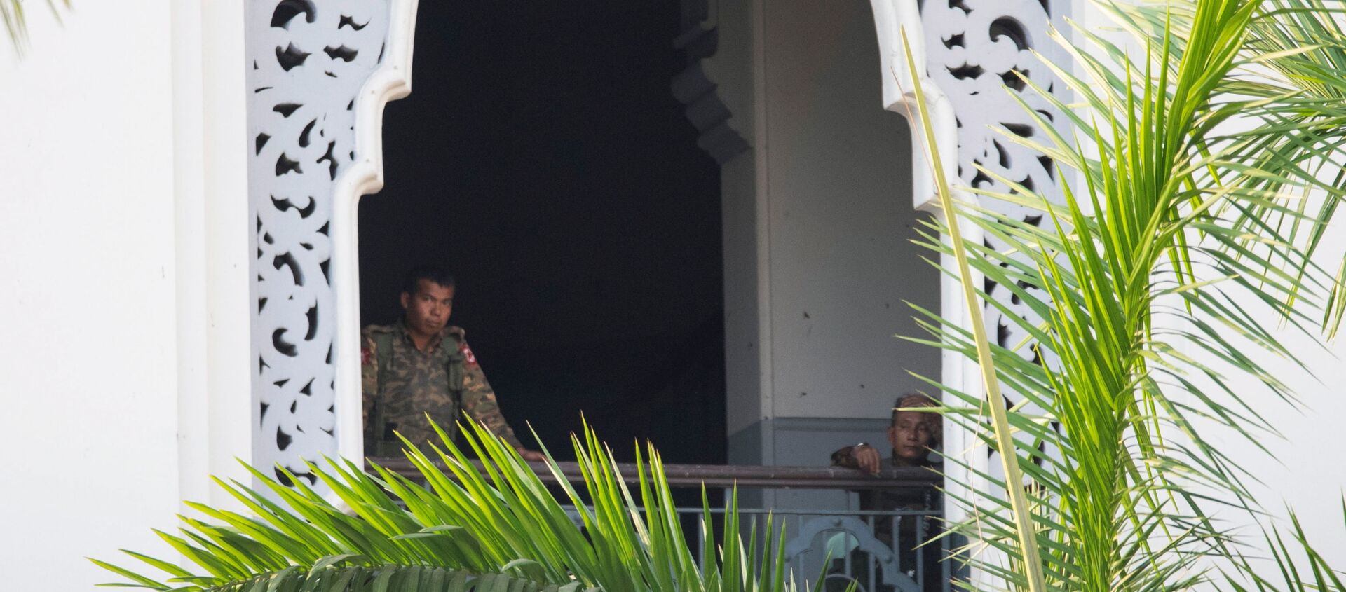 Мьянманские солдаты в ратуше Янгона после того, как они заняли здание. 1 февраля 2021 - 俄罗斯卫星通讯社, 1920, 02.02.2021