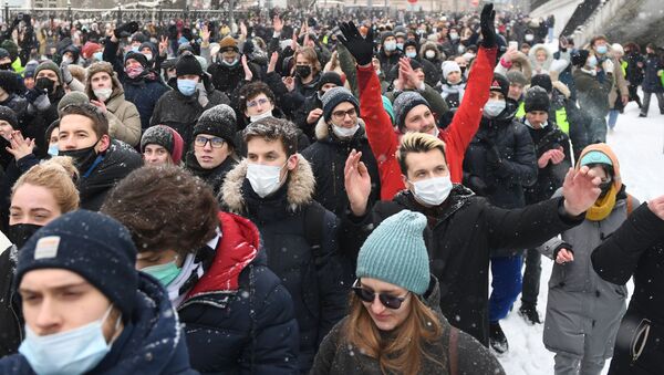 Участники несанкционированной акции сторонников Алексея Навального в Москве - 俄羅斯衛星通訊社