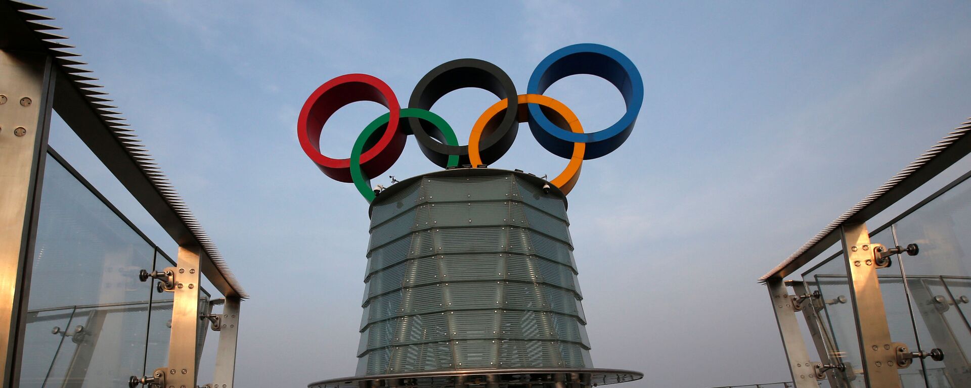 Олимпийские кольца на олимпийской башне в Пекине  - 俄罗斯卫星通讯社, 1920, 07.04.2021