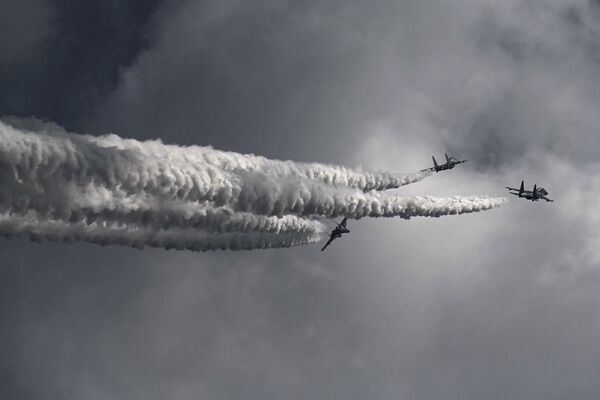 印度空军战斗机编队在航空展开幕式当天进行表演。 - 俄罗斯卫星通讯社