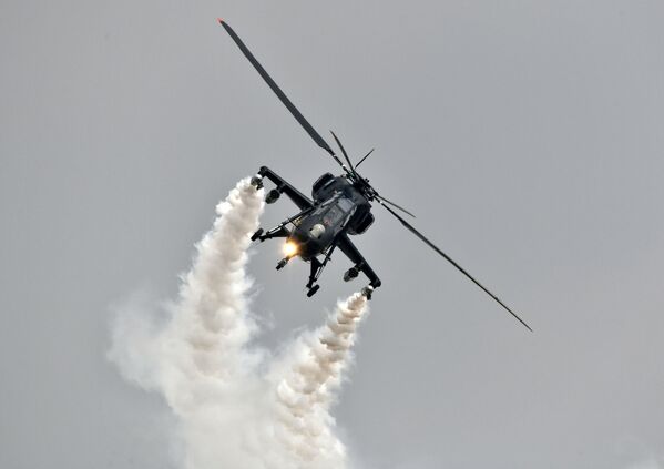 印度国产轻型战斗直升机（LCH）在航空展上进行表演。 - 俄罗斯卫星通讯社