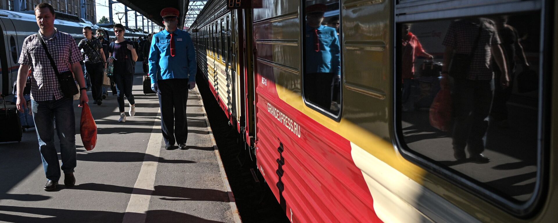 俄羅斯計劃近期實測生物識別登車登機 - 俄羅斯衛星通訊社, 1920, 30.09.2025