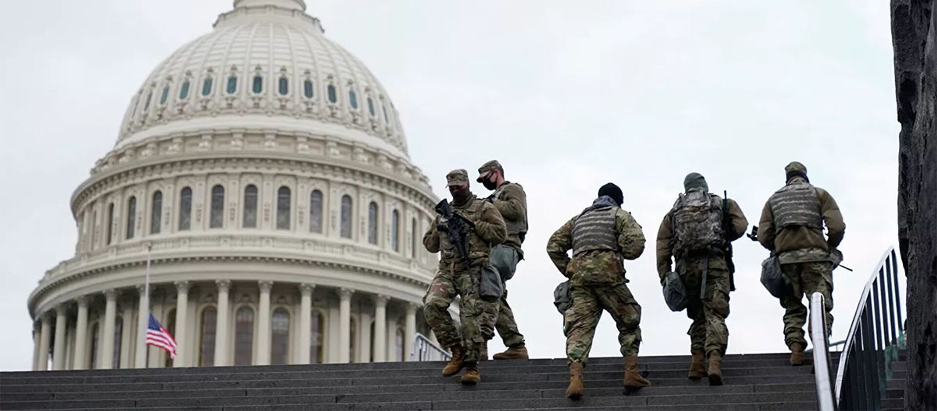 Сотрудники Национальной гвардии США у здания Капитолия в Вашингтоне - 俄罗斯卫星通讯社, 1920, 03.04.2021