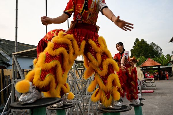越南Tu Anh Duong學校舞師們進行演出排練 - 俄羅斯衛星通訊社