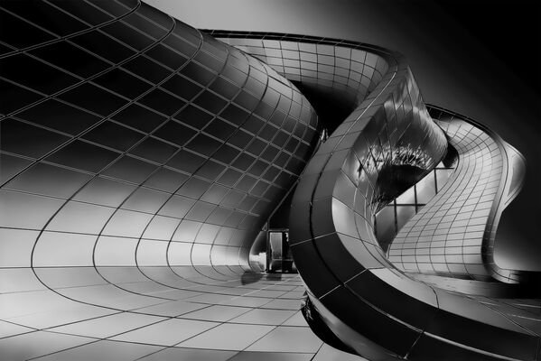 意大利摄影师Roberto Corinaldesi选送的《Snake'S Zaha》作品摘得2020年东京摄影大赛建筑类业余组桂冠 - 俄罗斯卫星通讯社
