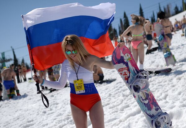 库兹巴斯谢列戈什滑雪度假地进行的Grelka fest冰雪节。 - 俄罗斯卫星通讯社