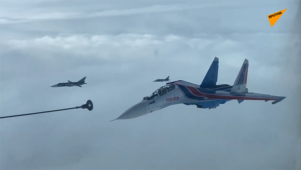 俄軍利佩茨克州飛訓中心舉行空中加油科目訓練 - 俄羅斯衛星通訊社