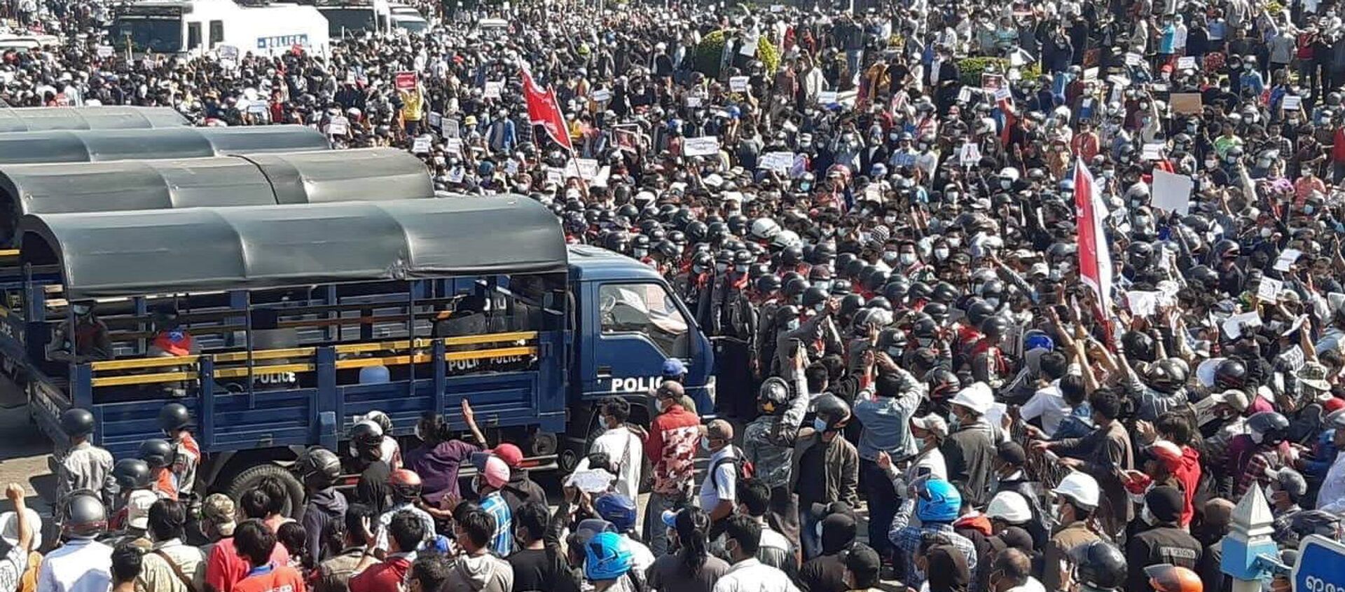Протесты в Мьянме против военного переворота  - 俄羅斯衛星通訊社, 1920, 12.02.2021