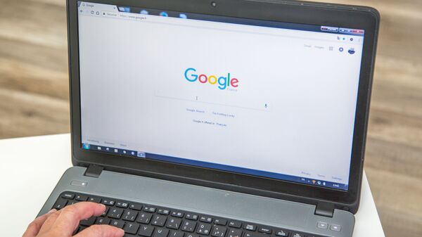 Google Chrome на ноутбуке  - 俄罗斯卫星通讯社