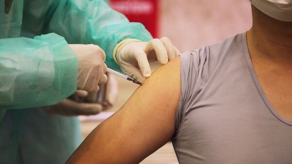 Вакцинирование китайской вакциной от коронавируса Sinopharm. - 俄罗斯卫星通讯社