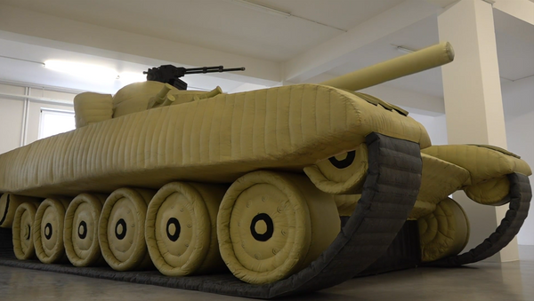 德國不萊梅博物館展出充氣蘇聯坦克 - 俄羅斯衛星通訊社