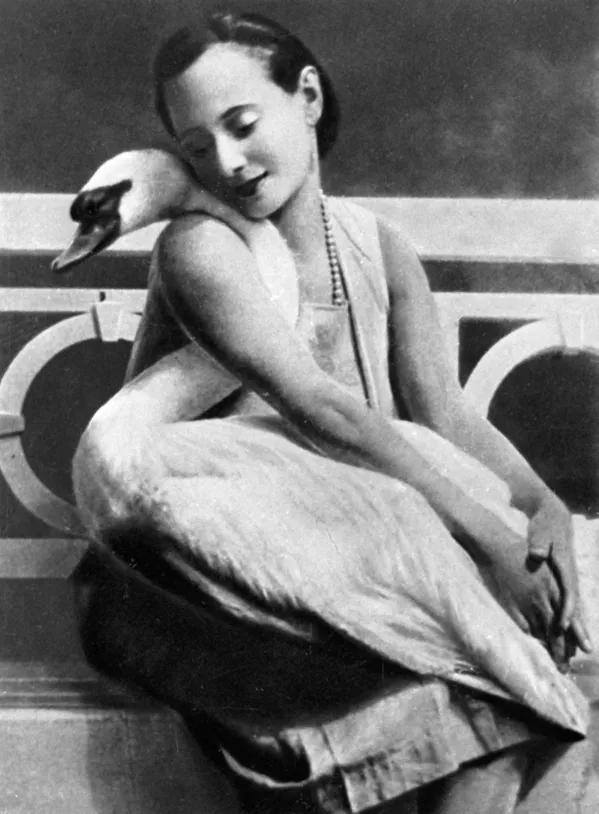 俄羅斯芭蕾舞女演員安娜•巴甫洛娃於1881年2月12日出生在聖彼得堡一個父親為士兵母親為人洗衣服的貧民家庭。 俄羅斯芭蕾舞女演員安娜•巴甫洛娃於1881年2月12日出生在聖彼得堡一個父親為士兵母親為人洗衣服的貧民家庭。 - 俄羅斯衛星通訊社