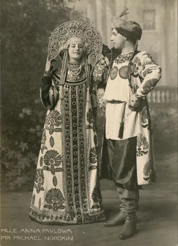 到1900年代中期,巴甫洛娃開始成為台柱子,她於此間在芭蕾舞劇《吉賽爾》、《海盜》、和《堂•吉訶德》中擔綱 /芭蕾舞劇《堂•吉訶德》中的安娜•巴甫洛娃。 到1900年代中期,巴甫洛娃開始成為台柱子,她於此間在芭蕾舞劇《吉賽爾》、《海盜》、和《堂•吉訶德》中擔綱 /芭蕾舞劇《堂•吉訶德》中的安娜•巴甫洛娃。 - 俄羅斯衛星通訊社