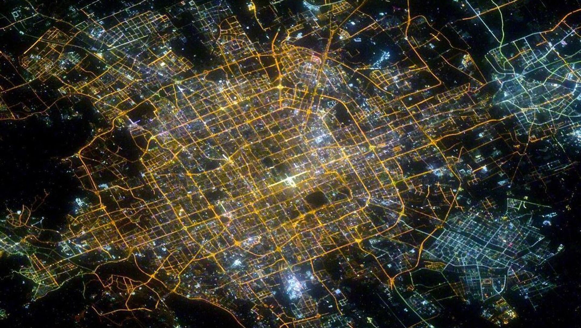 俄羅斯聯邦航天局宇航員謝爾蓋·庫德-斯維奇科夫發佈了從國際空間站拍攝的北京和武漢的照片 - 俄羅斯衛星通訊社, 1920, 14.02.2021