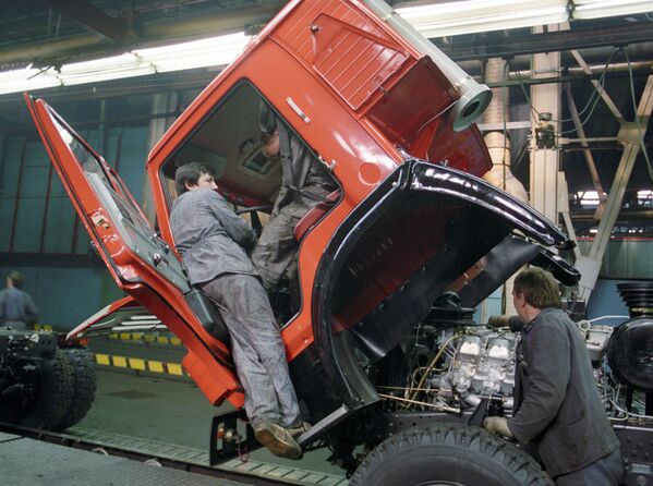 1991年，卡瑪汽車製造廠生產總裝線。 - 俄羅斯衛星通訊社